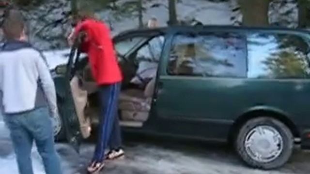 Stuck on Ice in Stowe смотреть онлайн