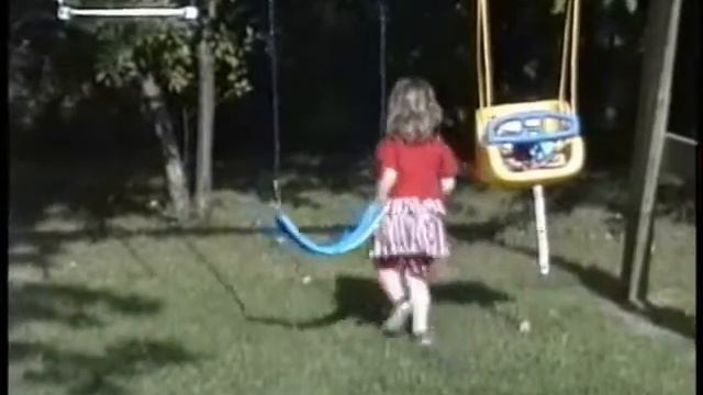 A lazy day with Erica in 1992.wmv смотреть онлайн