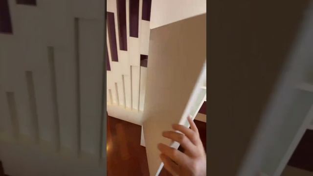 Стильная кровать-чердак с поворотными рейками: авторская модель на волне трендов #детскаямебель