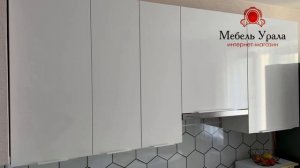 Большая угловая кухня. Идеи для большой кухни с телевизором.