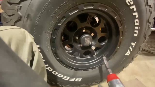 Lift Kit Installation 1989 Jeep Wrangler comparing stock to lifted смотреть онлайн