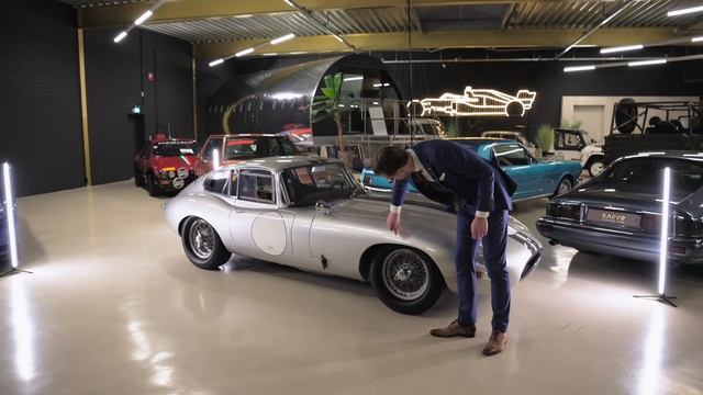 Jaguar  E-type XKE in this Kaeve Highlight video: a series on car design | Niels van Roij Design
