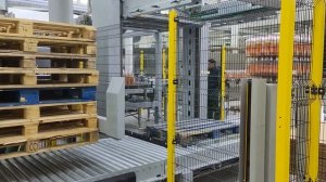 Подача пустых паллет на паллетизатор | Автоматический магазин паллет ROBOPAC