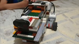 Робот-пылесос из Lego