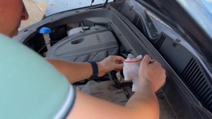 Как закрыть Джили Монжаро/Geely Monjaro со снятым/отсоединенным аккумулятором. Длительная стоянка.