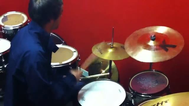 Alex on the drums смотреть онлайн