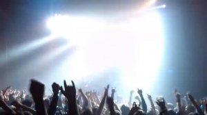 Papa Roach -- Between Angels And Insects