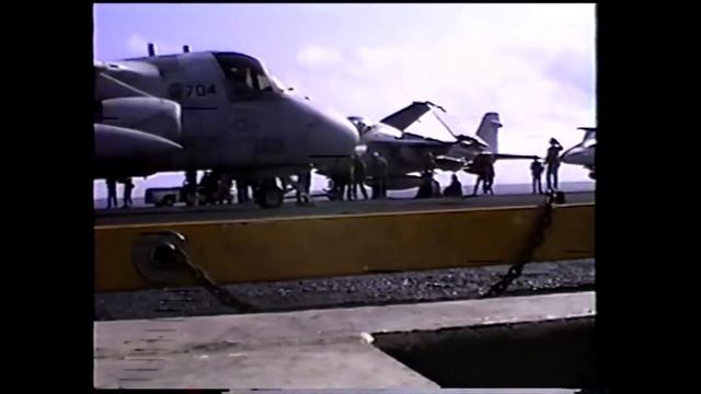 S-3B Viking with VS-29 launched from CAT 1, video is taken from starboard side catwalk 704 'Hover' смотреть онлайн