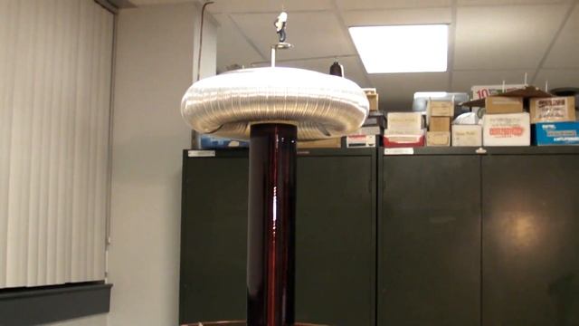 (#0014) A Comparison of Two Tesla Coil Drivers - DRSSTC vs. Spark Gap #01 смотреть онлайн
