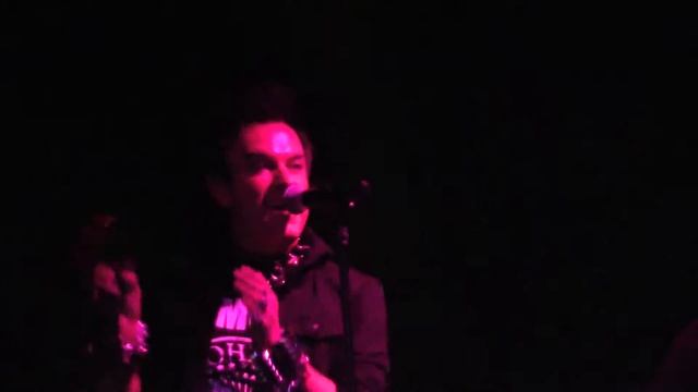 Zowie Bowie & Devil Deluxe - Poison Arrow смотреть онлайн