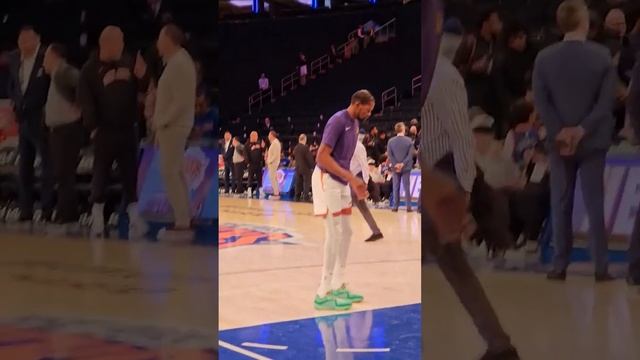 里程碑！杜兰特进入NBA历史得分榜前十行列。 смотреть онлайн