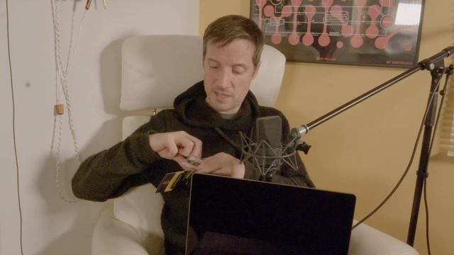 Episode 36: Why I love The Notch on the new MacBookPro M1 Pro and M1 Max? - Webcam Cover смотреть онлайн