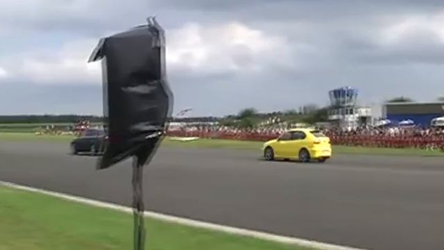 Audi A4 Vs Seat Leon Cupra смотреть онлайн