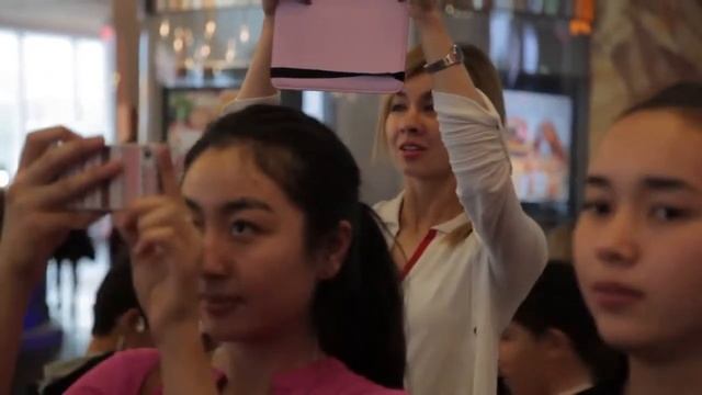 Флешмоб классической музыки от радио Classiс в Esentai Mall смотреть онлайн