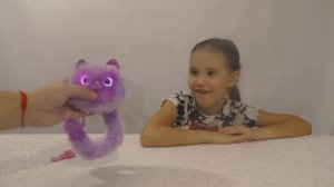 Распаковка игрушки Помсис Pomsies toy Умный котенок