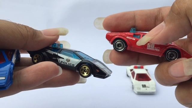 LAMBORGHINI COUNTACH - Ngeloose Diecast HOTWHEELS Police Car смотреть онлайн