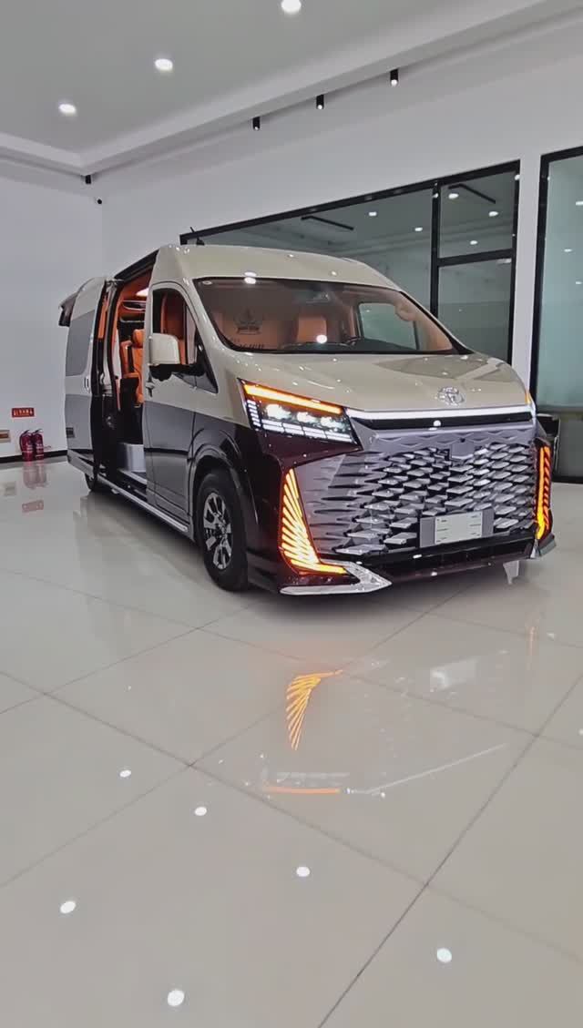 Toyota Hiace класса люкс Caesar Crown 2025 года выпуска