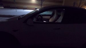 Dancing Tesla Model Y - Tesla Software V11 (2021.44.25.2)