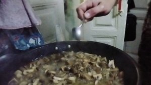 На боксёрской кухне с Ромчиком. Блюдо "Грибная симфония со сметаной"