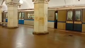 Komsomolskaya metro station / Станция метро Комсомольская