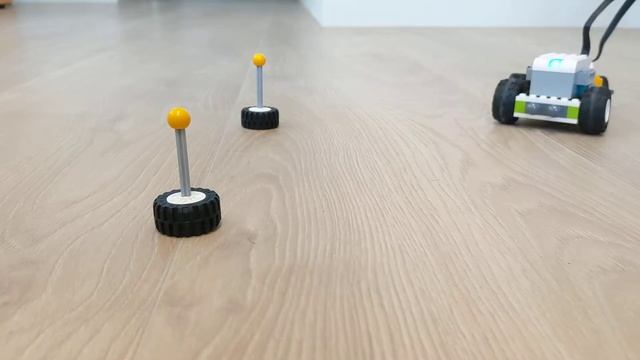 Steer model built by LEGO WeDo 2.0 смотреть онлайн
