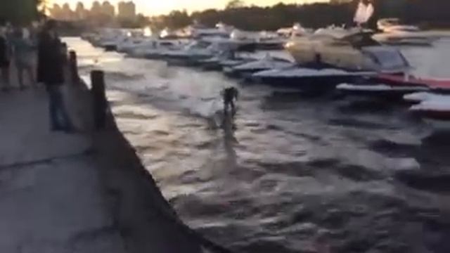 Летающий человек.