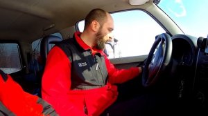 Сузуки Джимни едет в целинном снегу, а где же Нива?