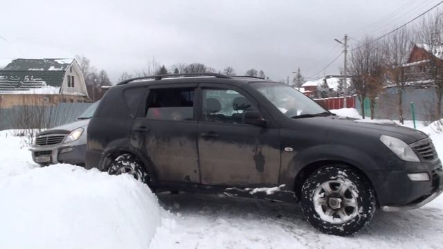 Дядя РокКот, тянет дядю Мишу =) смотреть онлайн