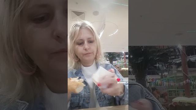 малина 😂? когда ешь пиццу 😋 жизнь кажется малиной 😉?