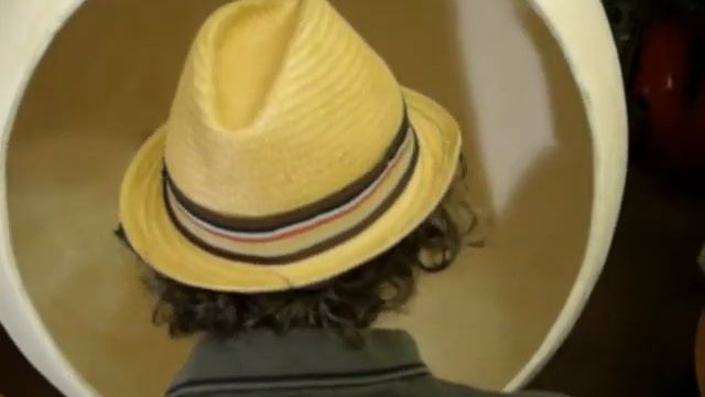 Fly On The Wall смотреть онлайн