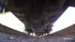 "Под поездом" Тепловоз ТЭП70-0255 с пассажирским поездом Приобье - Москва