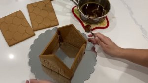 Gingerbread Hack: Build a Gingerbread House in 5 Minutes NO DRYING TIME & NO ROYAL ICING| ALL EDIBL