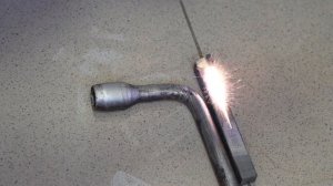 Лазерная чистка металла аппарат jpt qcw 100w.