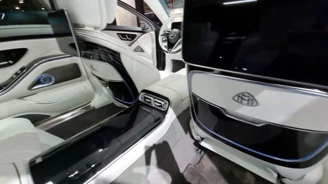 Maybach S680 rear seat megaluxury for the 1% debadged as well! [4k 60p] смотреть онлайн