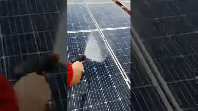 "Lần đầu" sử dụng máy rửa xe BOSCH EasyAquatak 100 để rửa giàn pin quang điện áp mái Panasonic 290w смотреть онлайн