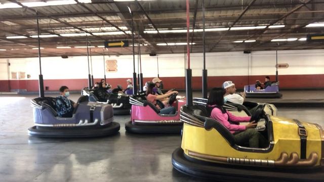 California’s Great America Tricks and Treats DW 黄大卫 riding Rue Le Dodge 10月8日2022年 смотреть онлайн