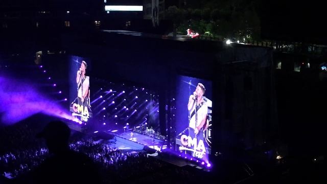 I Hold On - Dierks Bentley 06/08/17 смотреть онлайн