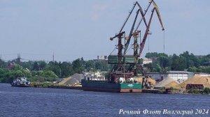 Теплоход СТ-1352 в Угличе