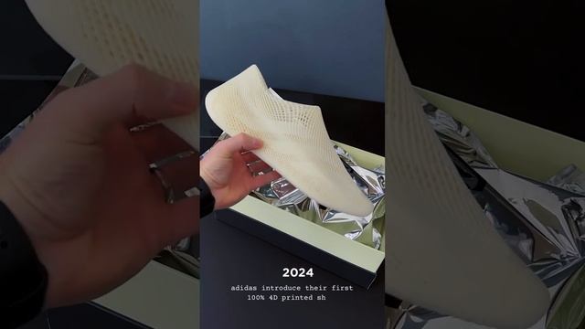 В 2015 компания Adidas представила модель с напечатанной на 3D принтере мидсолью.