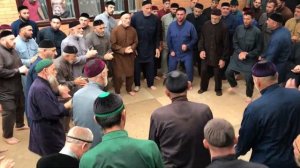 Чехка зикр в Грозном 29.06.17 (зикр,назма)Чечня/Rite of praise of the Almighty Muslims Sufis of Che