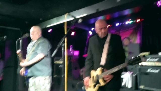 999 - Live in Dundee смотреть онлайн