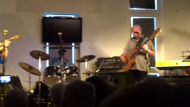 Live Guitar Project - Young Ones смотреть онлайн