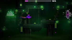 ПЫТАЮСЬ ПРОЙТИ ИЗИ ДЕМОН В ГЕОМЕТРИЯ ДАШ