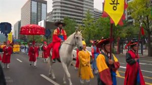 The King is Riding Through Downtown Seoul!  Travel Korea