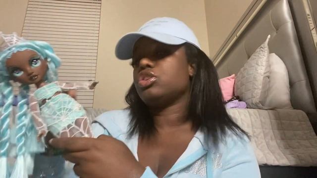 Unboxing & Comparison of Rainbow high Costume Ball Robin| (These actually are worth $40…..) смотреть онлайн