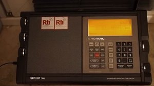 GRUNDIG SATELLIT 700  and  SONY ICF 2001D/2010 - RAE Argentina German - 15.345 kHz