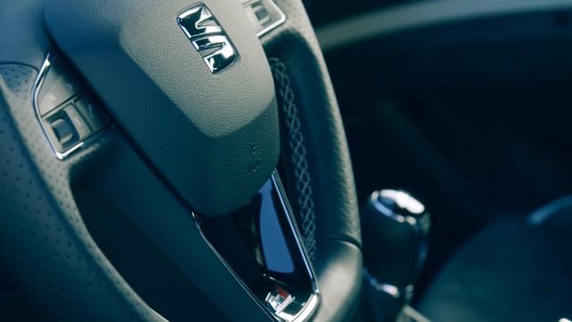 SEAT Leon CUPRA 290 смотреть онлайн