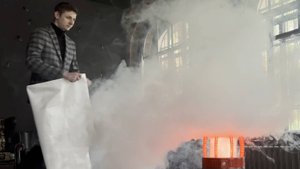 Тушение Автономного симулятора пожара «Погас» противопожарным полотном.