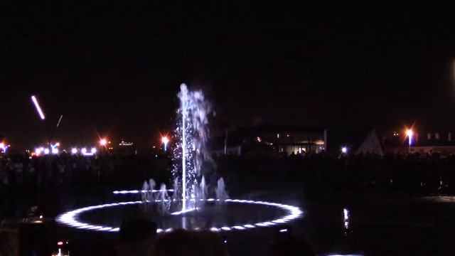 Светомузыкальное шоу фонтана в Магнитогорске в парке Притяжение