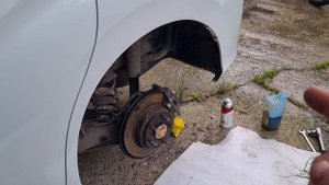 Прокачка тормоза на Honda freed. Все просто.
